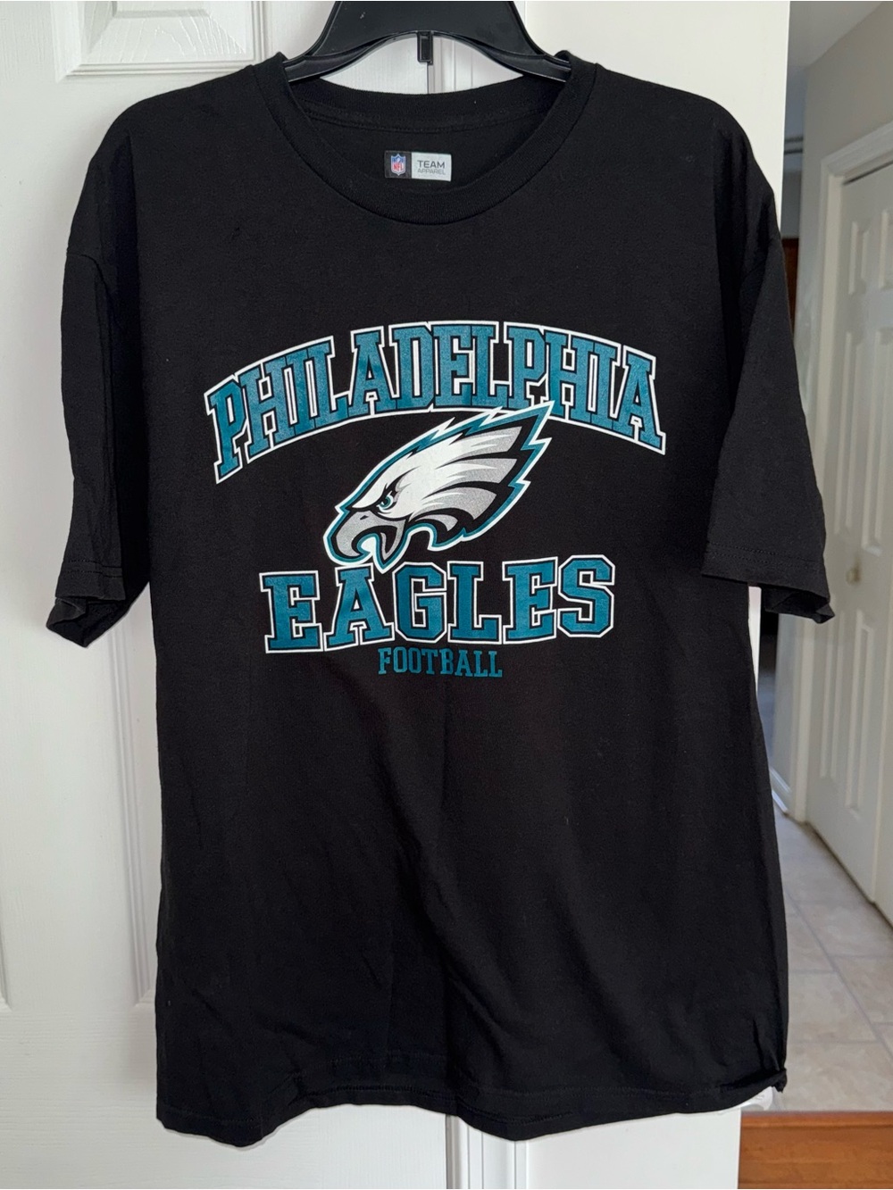 NFL Team Apparel Philadelphia Eagles Football Graphic T-Shirt XL Black Cotton - Picture 2 of 10
